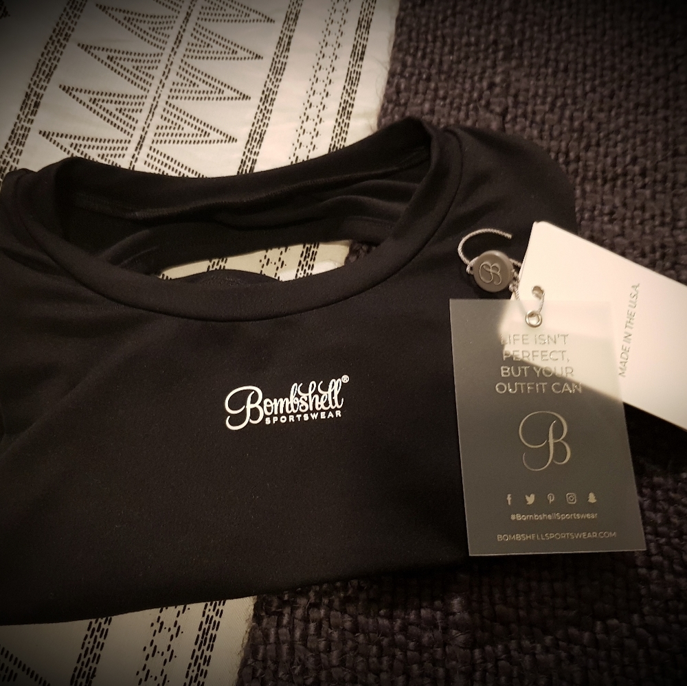 Bombshell Sportswear - Picture 5 of 8